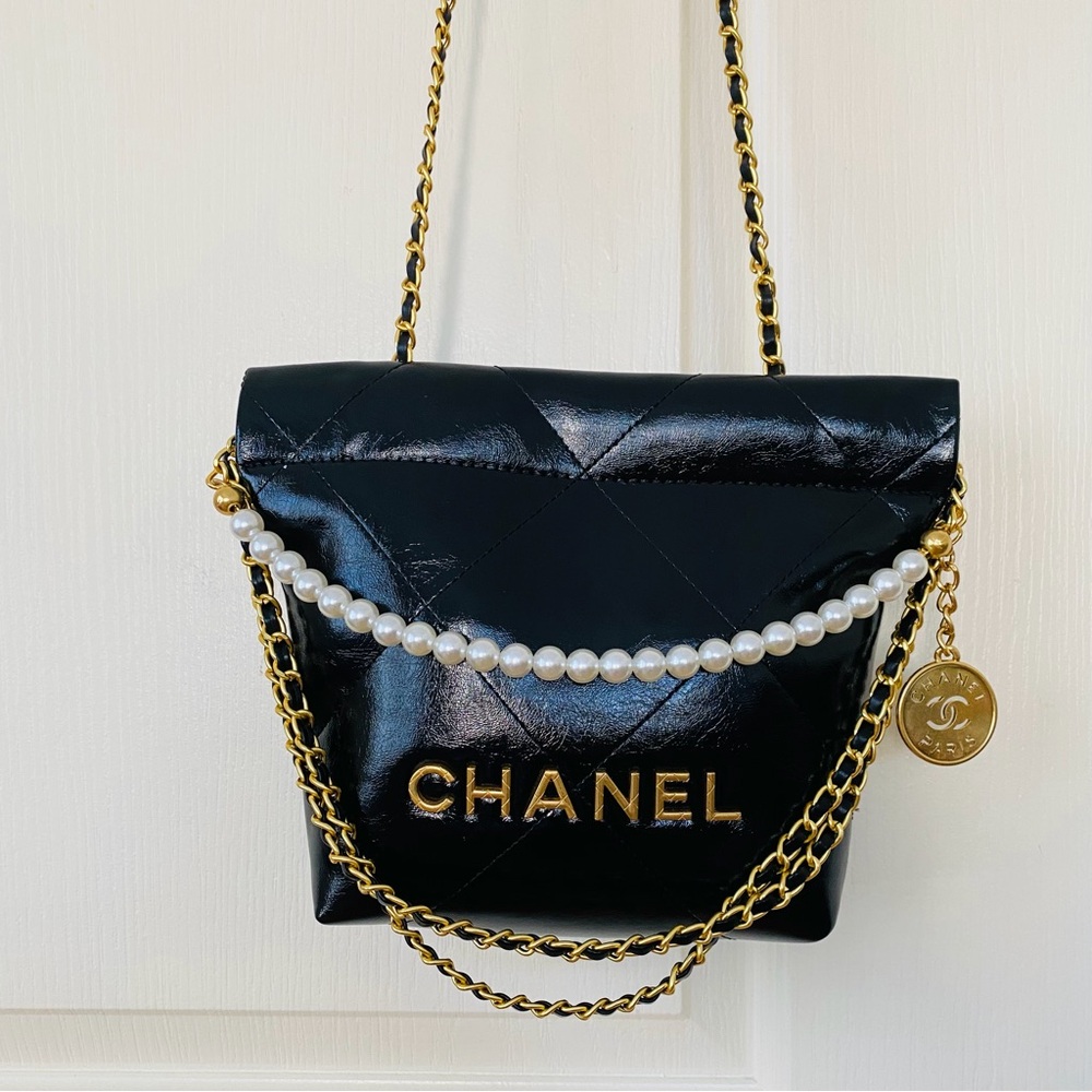 New Chanel Makeup GWP Black Quilted Faux Leather 22 Mini Crossbody Shoulder Bag